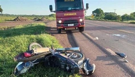 Jovem Morre Ao Bater Moto Na Traseira De Trator Em Rodovia Federal