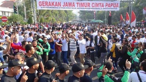 Suasana Ribuan Warga Dari Berbagai Elemen Gelar Deklarasi Jatim Cinta