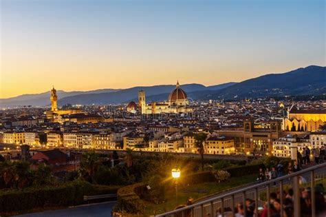 Vista Di Firenze Da Piazzale Michelangelo Al Tramonto Litalia