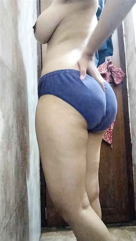 Nahate Hue Mosi Ko Nangi Dekha Hot Desi Sex XHamster