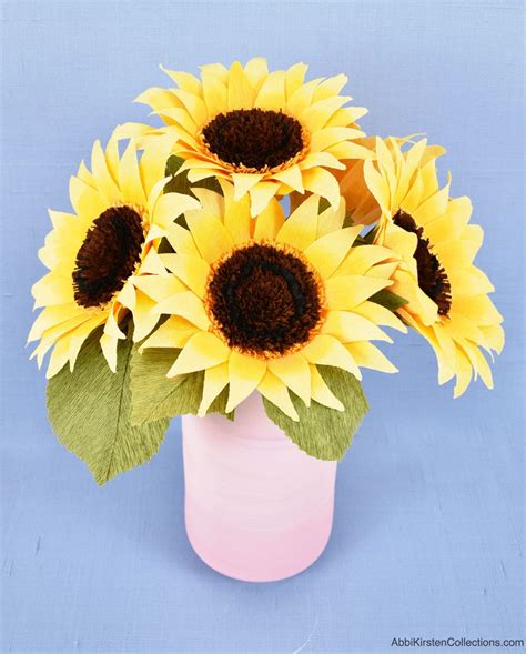 How To Make Realistic Paper Sunflowers From Crepe Paper Paper Sunflowers Paper Flowers Paper