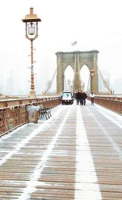 Snowy Brooklyn Bridge | Outside Simulator