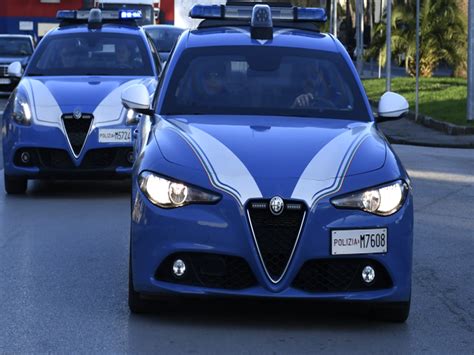 Tentano Furto Al Centro Commerciale Ladri Senza Bottino