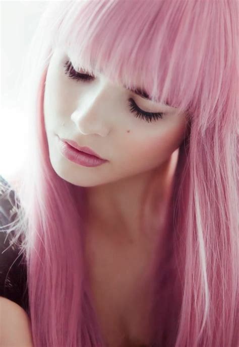 Les cheveux rose foncé ou pastel une tendance flashy en 81 photos