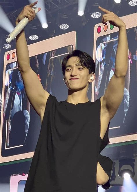 Dk Dokyeom Seventeen Armpits Seventeen Going Seventeen Seventeen