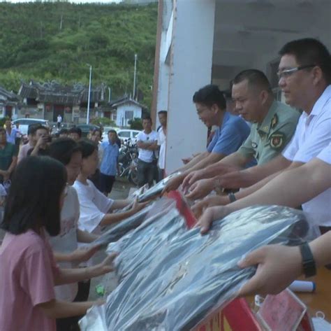 平和：开学在即 山区孩子获赠爱心书包乾岭平和县小朋友