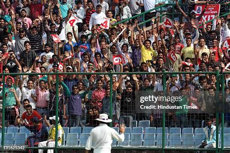 India Cricket Stadium Crowd Photos and Premium High Res Pictures ...