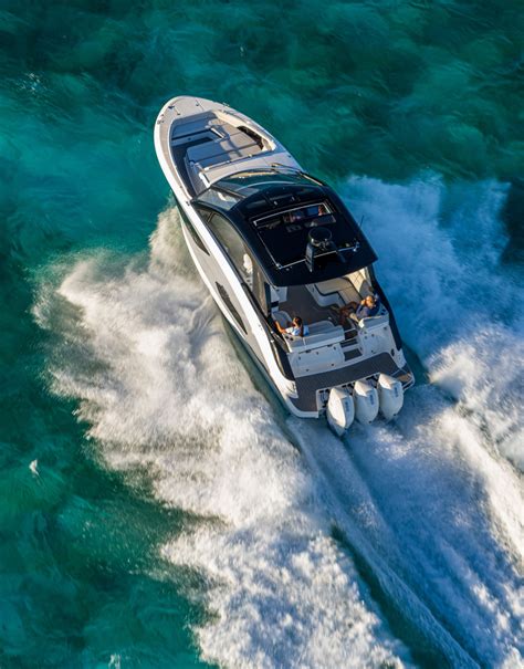 Sea Ray Sundancer 370: Sea Trial and Review - Power & Motoryacht