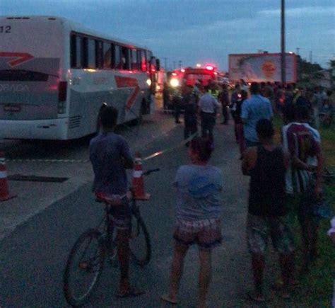 Passageiro morre e três são baleados após PM de folga reagir a assalto