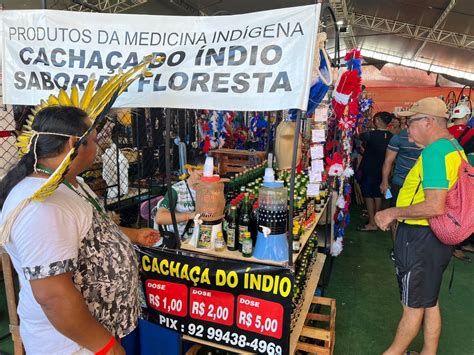 Cacha A Do Ndio Popular Entre Os Visitantes Da Feira De Artesanato