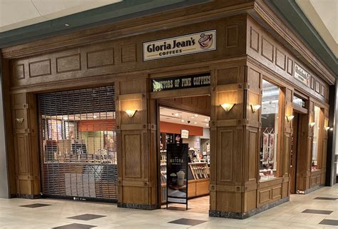 Chicago Entrepreneur And Mall Coffee Icon Gloria Jean Kvetco Has