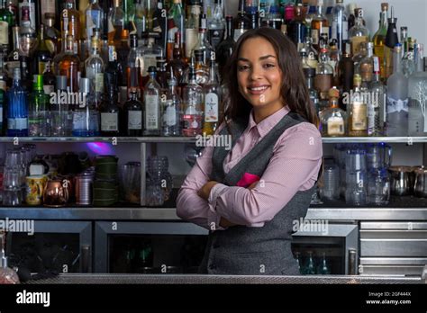 Pub Bartender Hi Res Stock Photography And Images Alamy