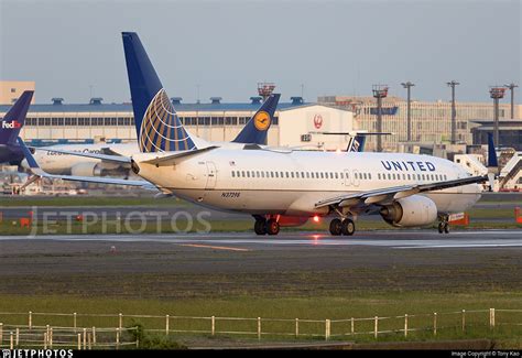 N37298 Boeing 737 824 United Airlines Tony Kao JetPhotos