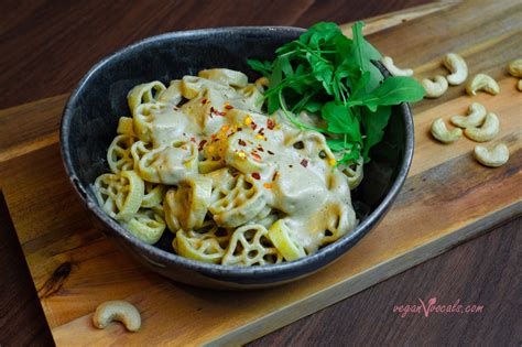 The Most Exquisite Vegan Mushroom Pasta Veganvvocals