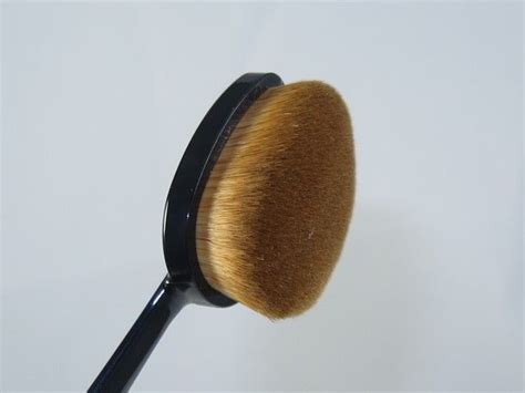 Missha Professional Oval Makeup Brush Review Musings Of A Muse Oval
