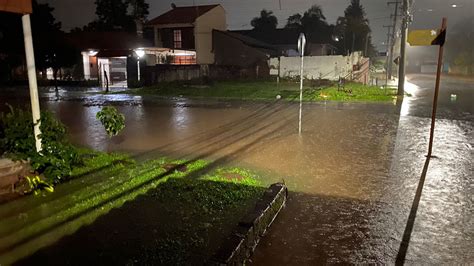 Forte chuva causa transtornos em bairros de Estância Velha Jornal O