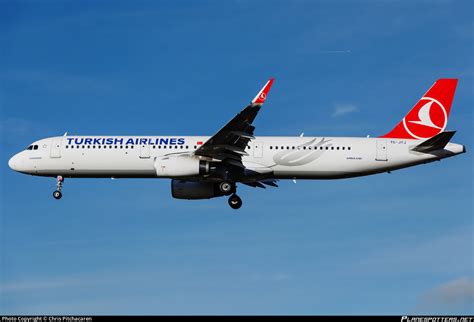 TC JTJ Turkish Airlines Airbus A321 231 WL Photo By Chris Pitchacaren