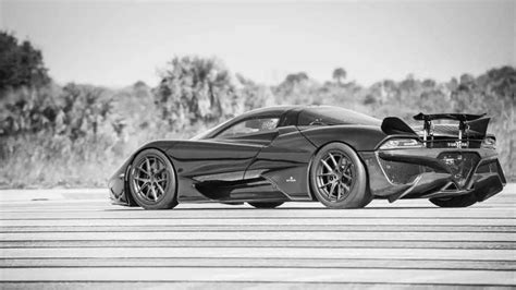 SSC Tuatara alcança 455 2 km h para provar que é o carro mais rápido do