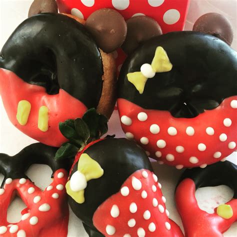 Mickey And Minnie Chocolate Covered Doughnuts Treatsbydani Disney