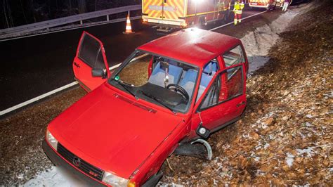 Unfall bei Flieden 64 Jähriger fährt zu schnell und unter Alkoholeinfluss