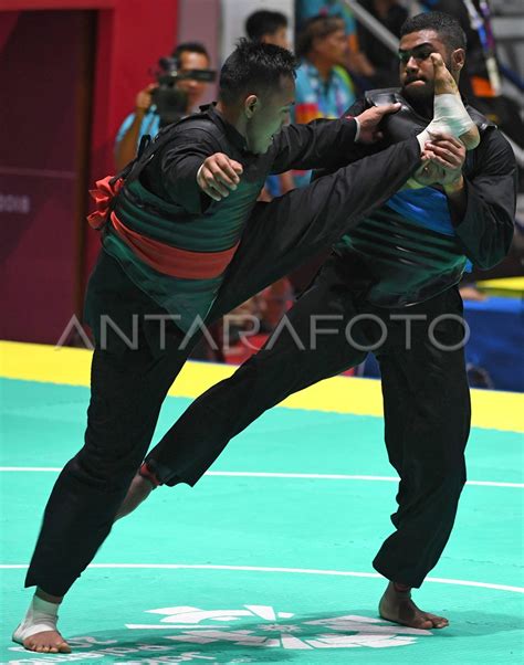 Pencak Silat Kelas J Putra Indonesia Vs Singapura Antara Foto