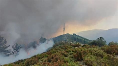 El Incendio De Las Hurdes Avanza Sin Control Y Las Llamas Arrasan Ya