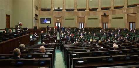 Sejm uchwalił ustawę o obronie ojczyzny Premier Morawiecki Dziękuję