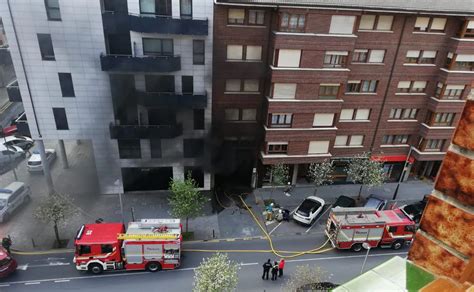 Una persona afectada por inhalación de humo tras declararse un incendio