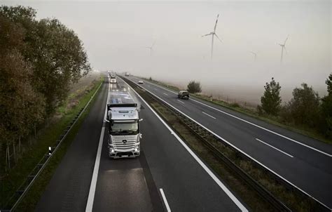 The Mercedes Benz Genh Truck A Revolutionary Hydrogen Truck That Uses