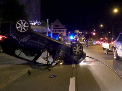 Vorarlberg Dornbirn Pkw Landet Nach Unfall Auf Dem Dach Dornbirn