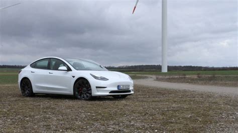 Tesla Model Review Ratings Edmunds Off