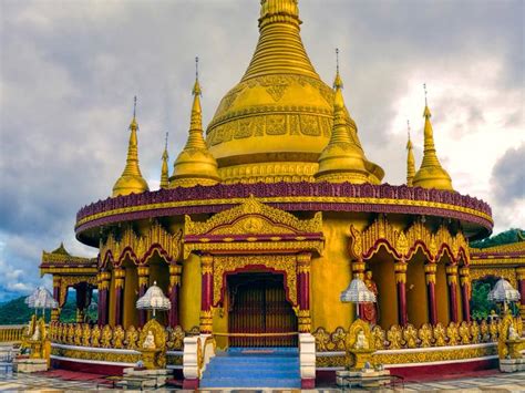 BANGLADESH: A Hindu temple in Bangladesh