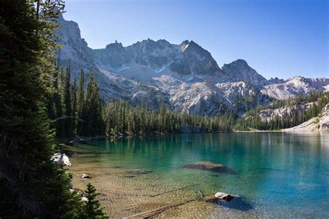 Sawtooth Mountains in Idaho 2025 - Rove.me