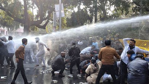 New Delhi Police Use Water Cannon To Disperse Aap Supporters During