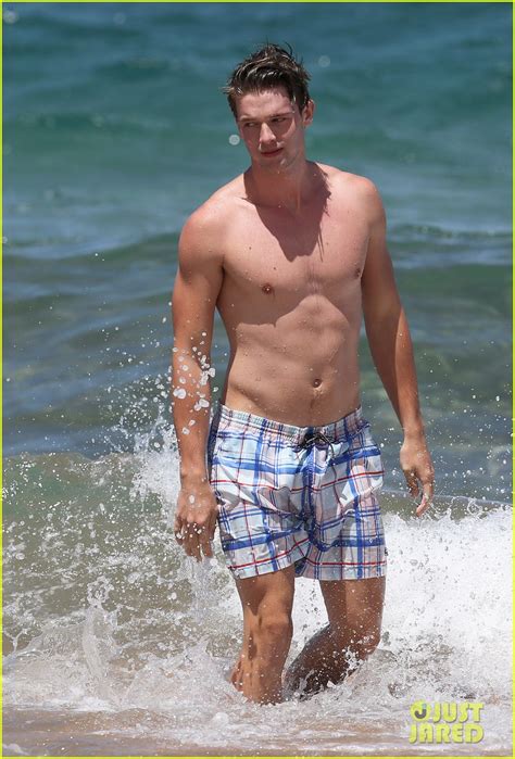 Shirtless Patrick Schwarzenegger And Taylor Burns Kissing Photo 2839367 Bikini Patrick