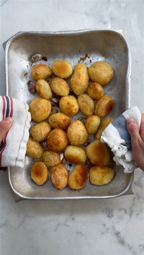 jamieoliver on Instagram: ROAST POTATOES!! This is how you get them crispy and delicious every ...