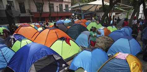 Haitianos Protestan En Ciudad De México Para Exigir Permisos De Trabajo