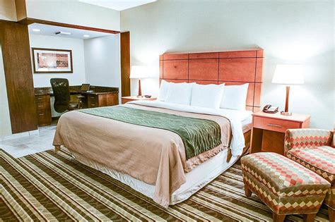 COMFORT INN METRO AIRPORT $89 ($̶1̶2̶0̶) - Updated 2022 Prices & Hotel ...