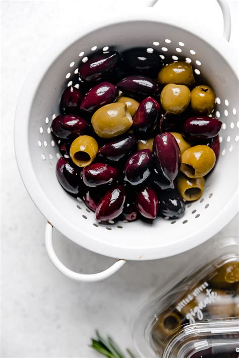 The Easiest Marinated Olives Recipe A Delicious Blend Of Italian