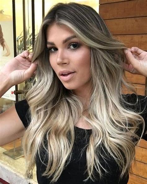 Cabelo Escuro Na Raiz E Loiro Nas Pontas