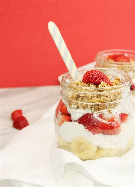 Strawberry Banana Yogurt Parfait Recipe Yogurt Parfait Parfait Recipes Banana Recipes