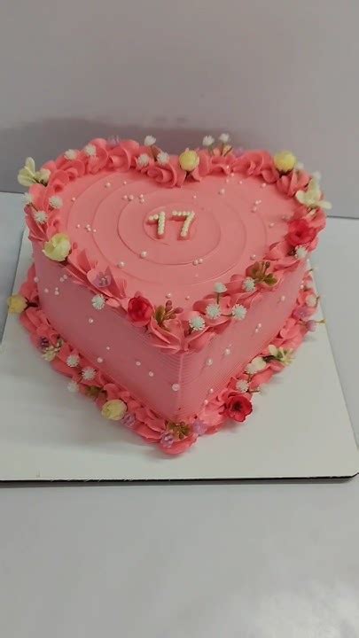 Let S Make Heartshape Cake With Floral Design ♥️♥️🤩 Shorts Youtubeshorts Love Viralvideo