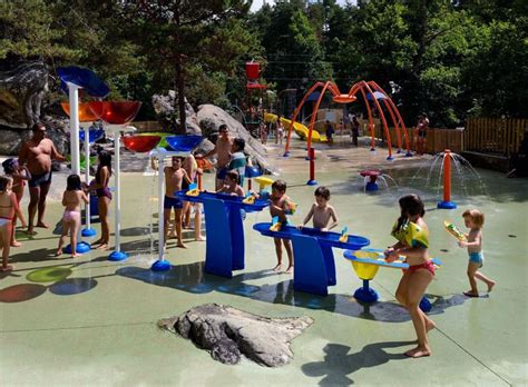 Splash Pad And Water Spray Park Equipment Playquest Canada