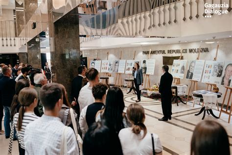 La Parlament A Fost Inaugurat O Expozi Ie Care Prezint Personalit I