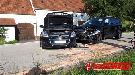 Straße reinigen nach VU THL 1 Feuerwehr Neukirchen bei Sulzbach