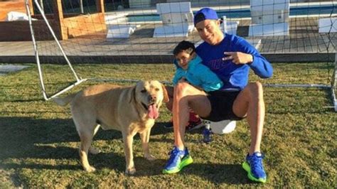 Cristiano Ronaldo Es Un Héroe Y Salva A 80 Perritos