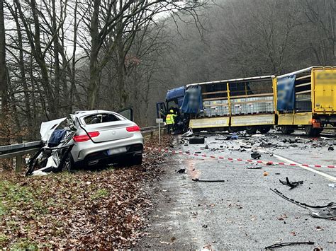 T Dlicher Unfall In Hasloch Dame Verliert Bei Frontalcrash Mit