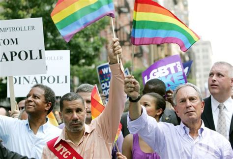 Photo Gay Pride Parade Marks 40th Anniversary Of Stonewall Riots In