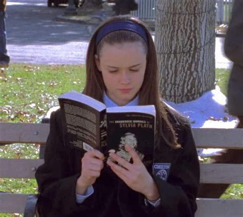 Rory Gilmore Reading Sylvia Plath Gilmore Girls Rory Gilmore