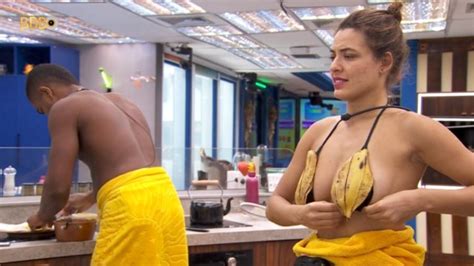 Jornal Correio Bbb Beatriz Recebe Puni O Ap S Biqu Ni De Banana